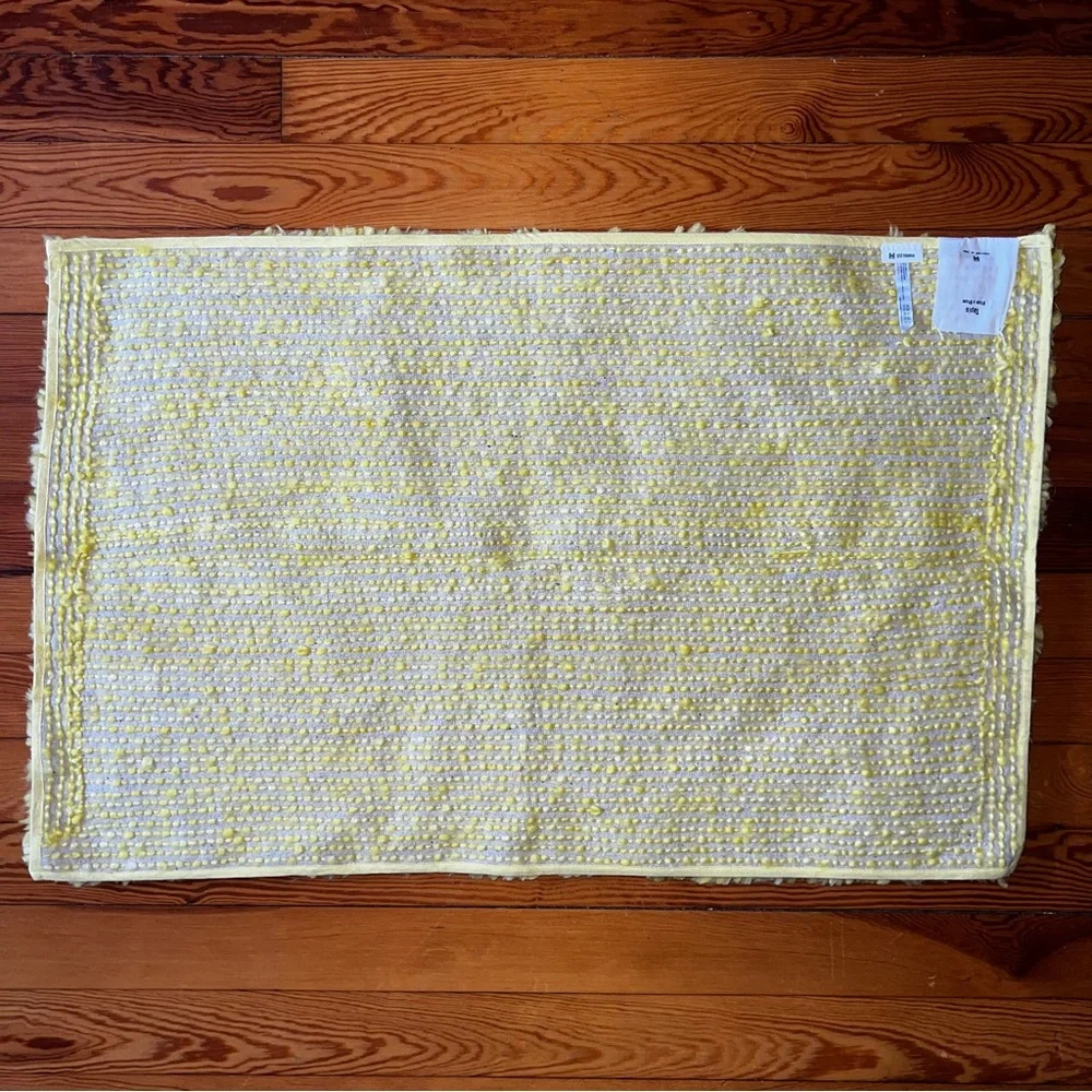 URBAN OUTFITTERS Shag Rug